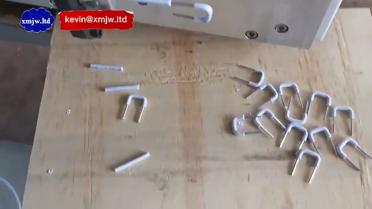 Automata kábelvágó, -csupaszító és -hajlító gép 1-35 mm²-es kábelekhez, bármilyen szögben
