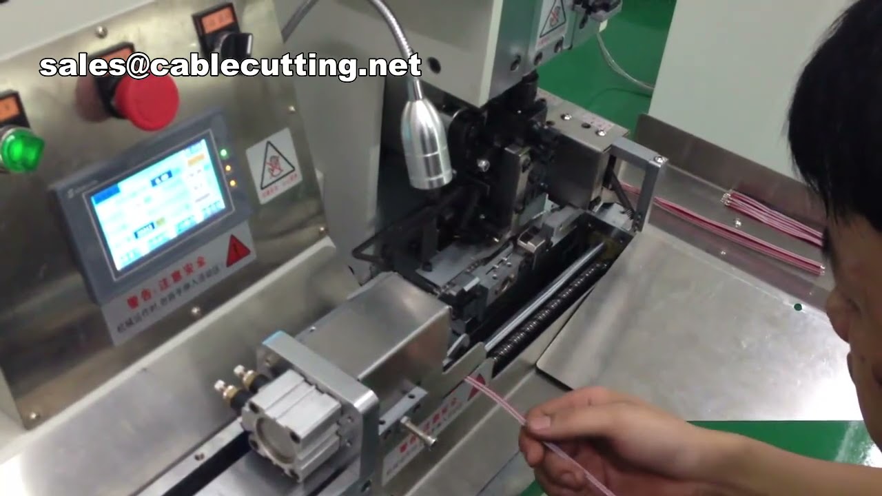 Automatikus kábelcsatlakozó krimpelő gép – középső szigetelés eltávolítása (Chang Zhou Hechang Machinery)