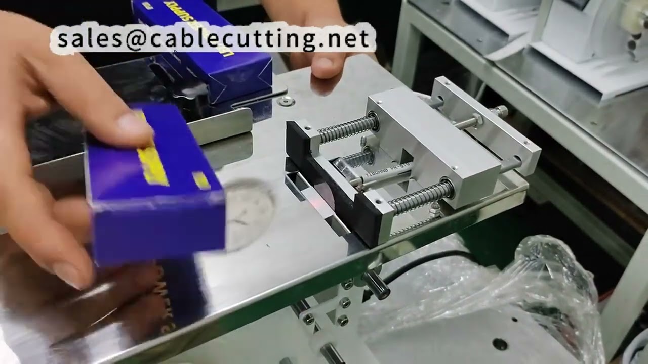 Színes doboz záró- és címkéző automata gép – 2500-3000 doboz/óra sebesség