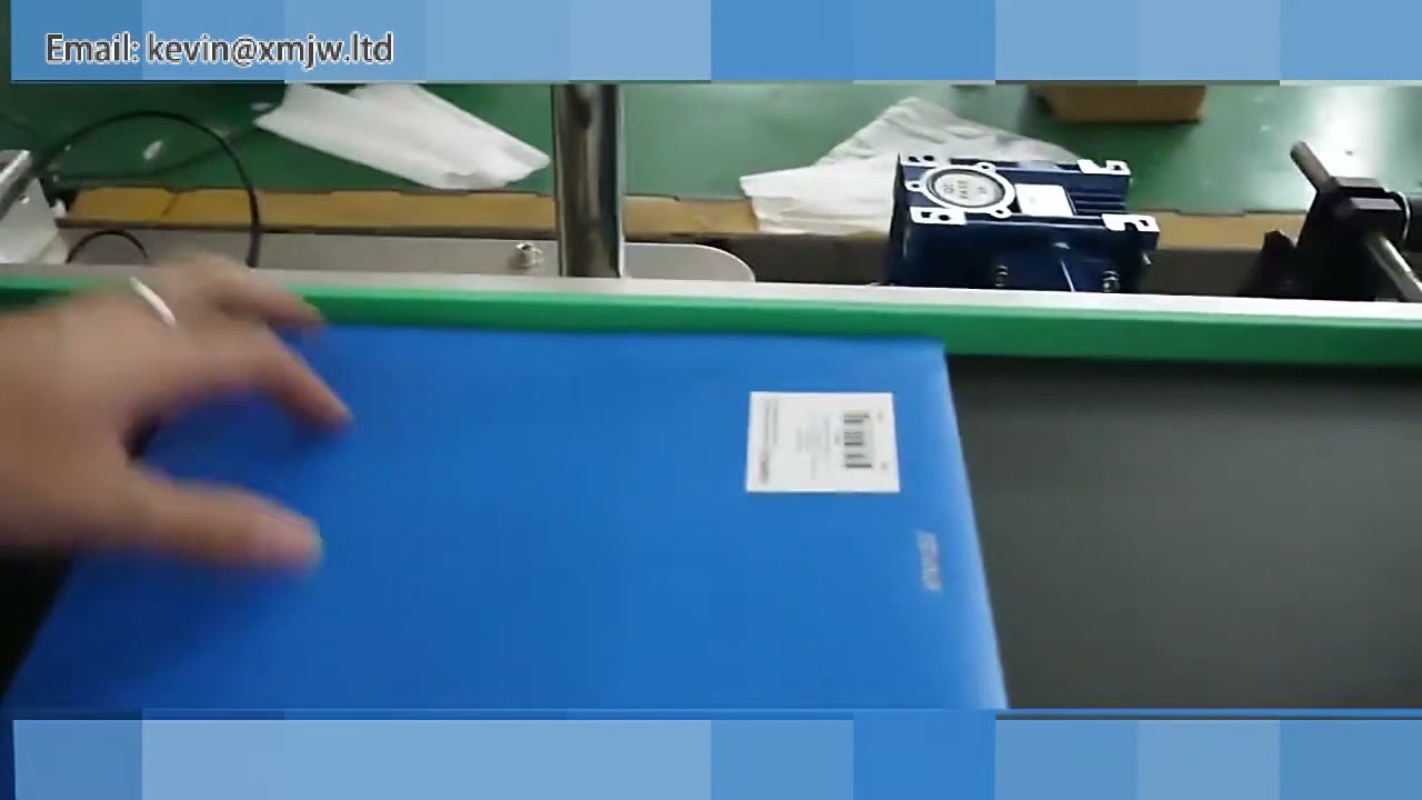 Teljesen automata PE szalagos lapozó címkézőgép papírdobozokhoz, kézikönyvekhez, kártyákhoz